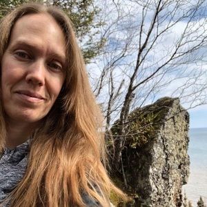 Meet your Posher, Angela